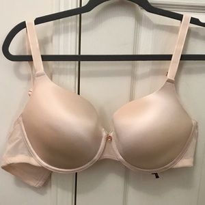 Ashley Graham T-shirt bra size 36DDD US/36F UK